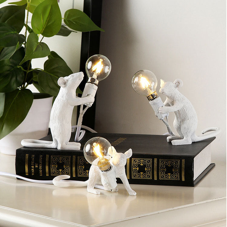 Nordic Creative Mini Animal Mouse Lamp Living Room Dining Room Bedroom Clothing Store Personalized Eye Protection Gift Resin Table Lamp Velumoza