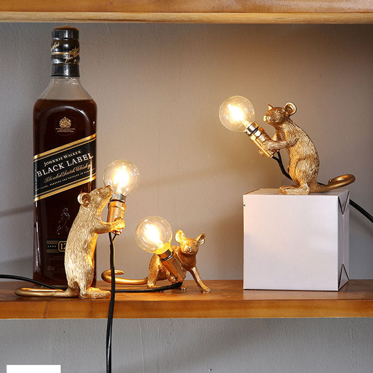 Nordic Creative Mini Animal Mouse Lamp Living Room Dining Room Bedroom Clothing Store Personalized Eye Protection Gift Resin Table Lamp Velumoza