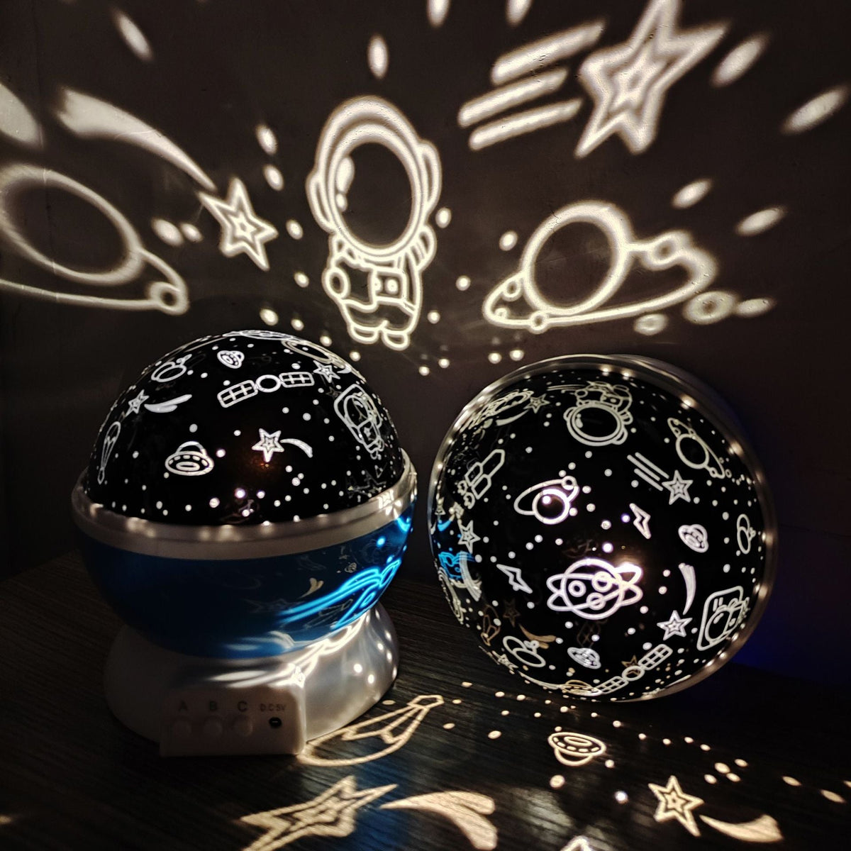 Rotating Astronaut Star Projector Night Light, USB or AA Battery Powered