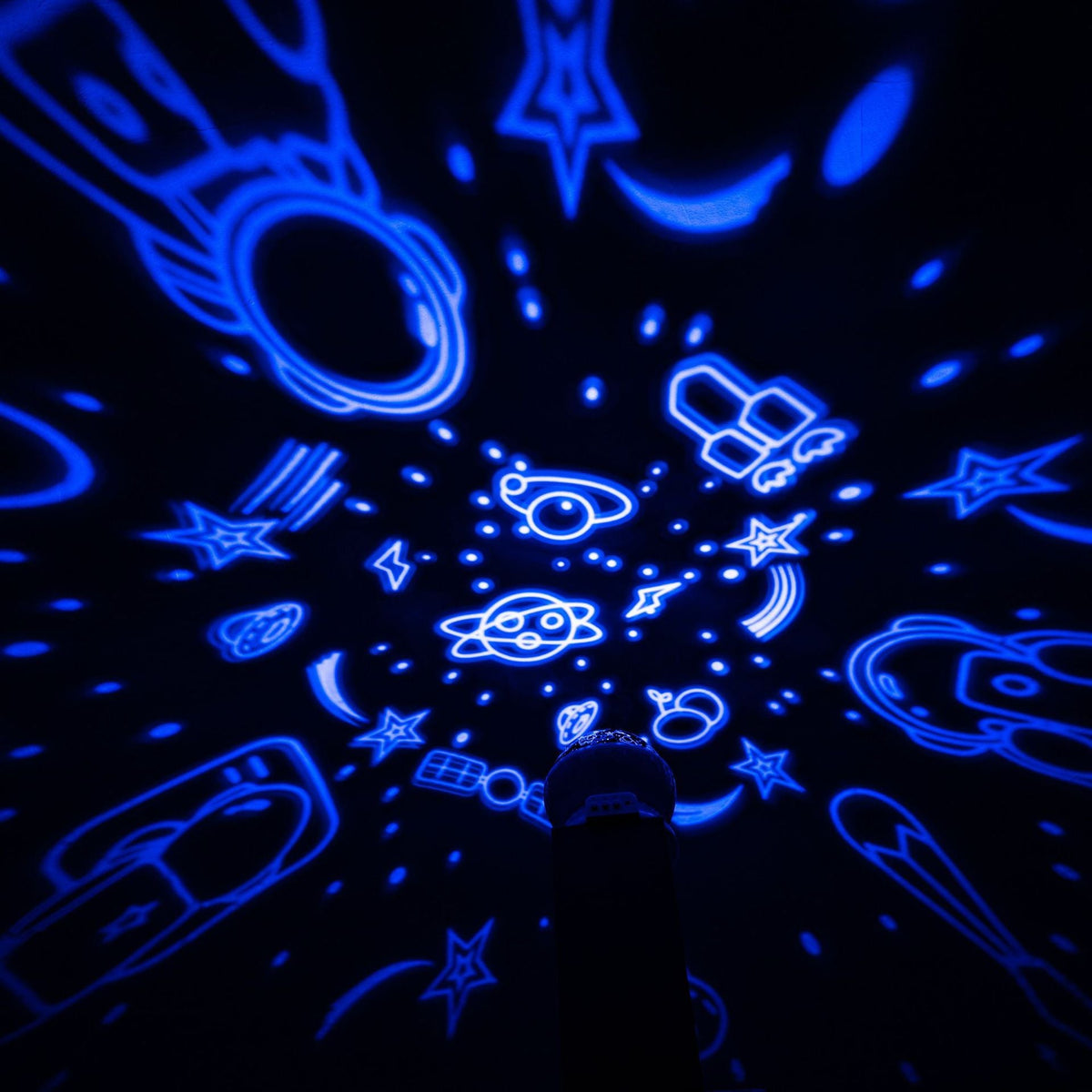 Rotating Astronaut Star Projector Night Light, USB or AA Battery Powered