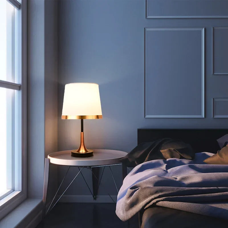 European Retro Desk Lamp - Classic Fabric Lampshade Bedside Night Light